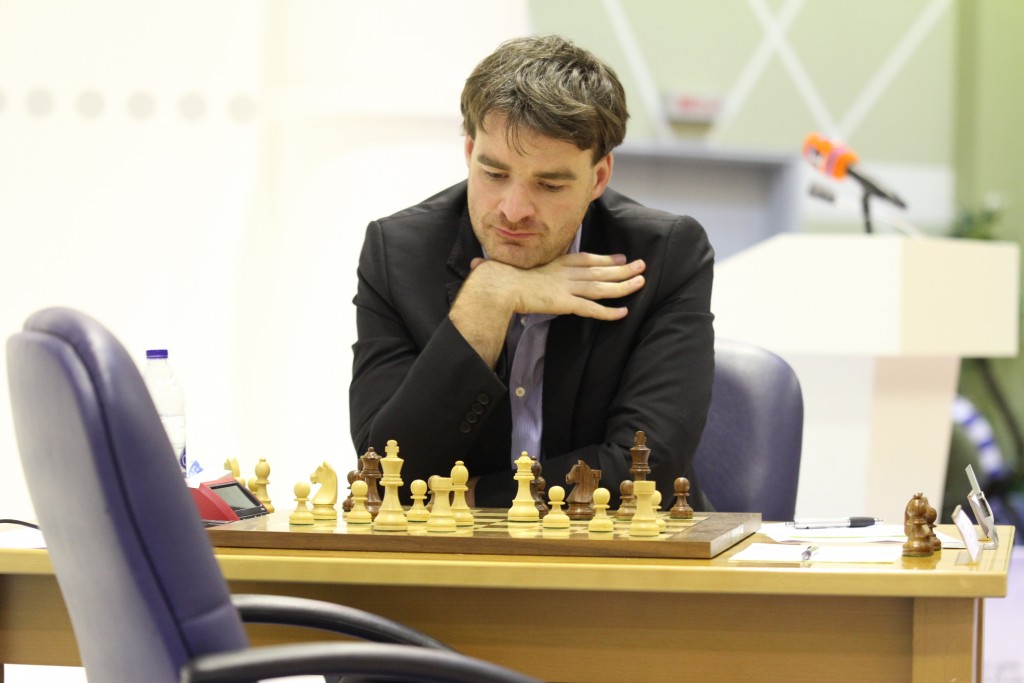 Grandmaster Gawain Jones ties for the second place after 8 rounds